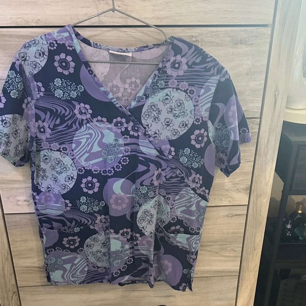 Floral V-Neck Women Top - Purple Scrub top🌺